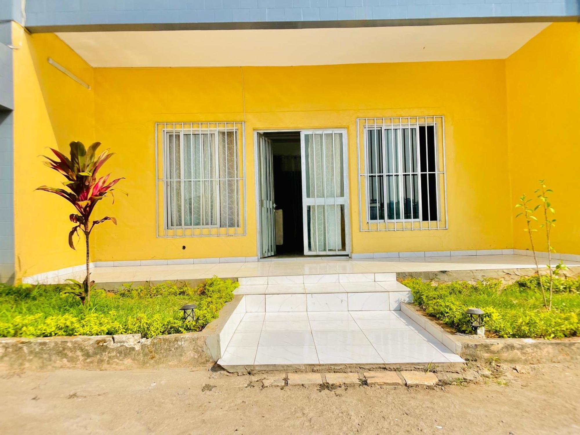 Appartement Avec Vue Panoramique Two Or Three Rooms Yaoundé Exterior foto